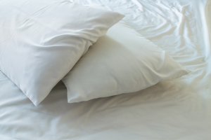 Como Eliminar Manchas Amarelas de Travesseiros e Roupas de Cama